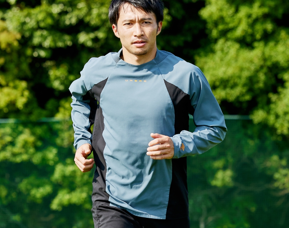 セブンイレブン 冬ギフト カタログ 高機能サッカーピステ ラインドクロス｜アンブロ公式｜UMBRO ナイロン
