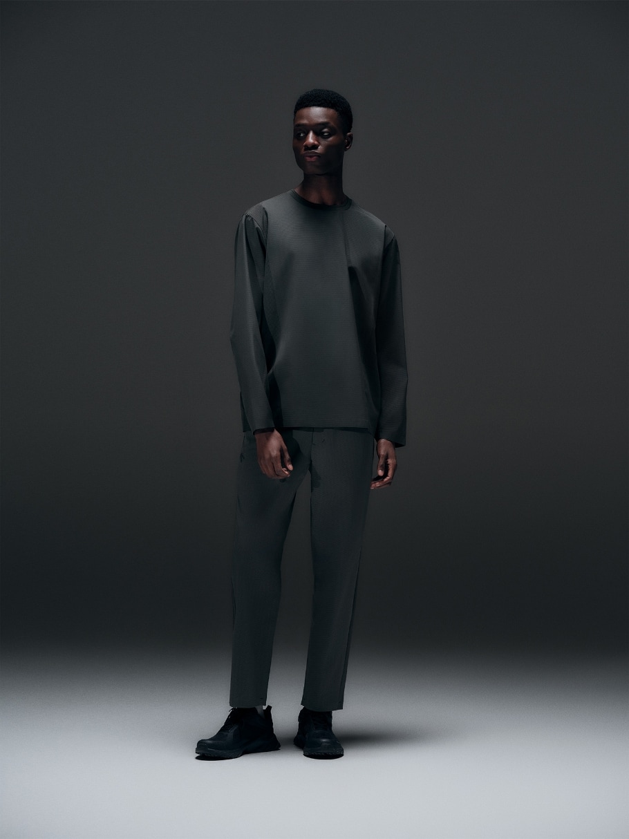 SCHEMATECH GRADATION DOTS LONG SLEEVE T-SHIRT