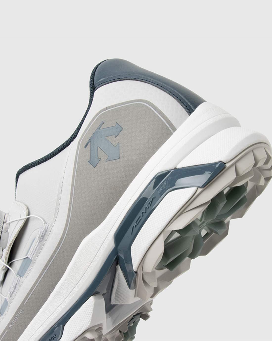 SPIKELESS GOLF SHOES FLEXIBLE BOA®｜デサントゴルフシューズ