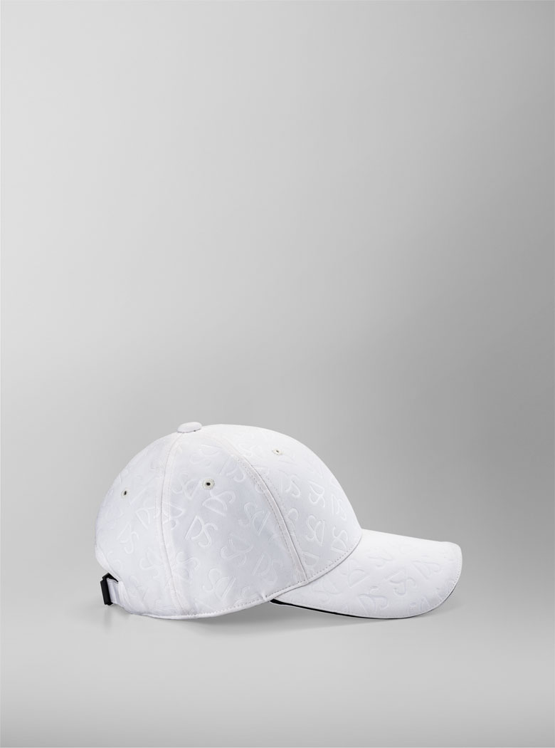 モノグラムエンボスキャップ（取り外し式HEATNAVIライナー＆イヤー