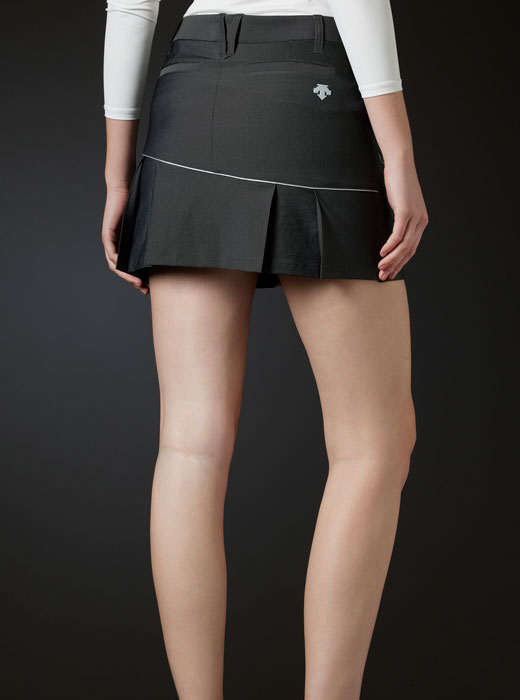 新品　DESCENTE GOLF デサントゴルフ　シャンブレーストレッチスカート ナイロンシャンブレーストレッチgロゴスカート【アウトレット