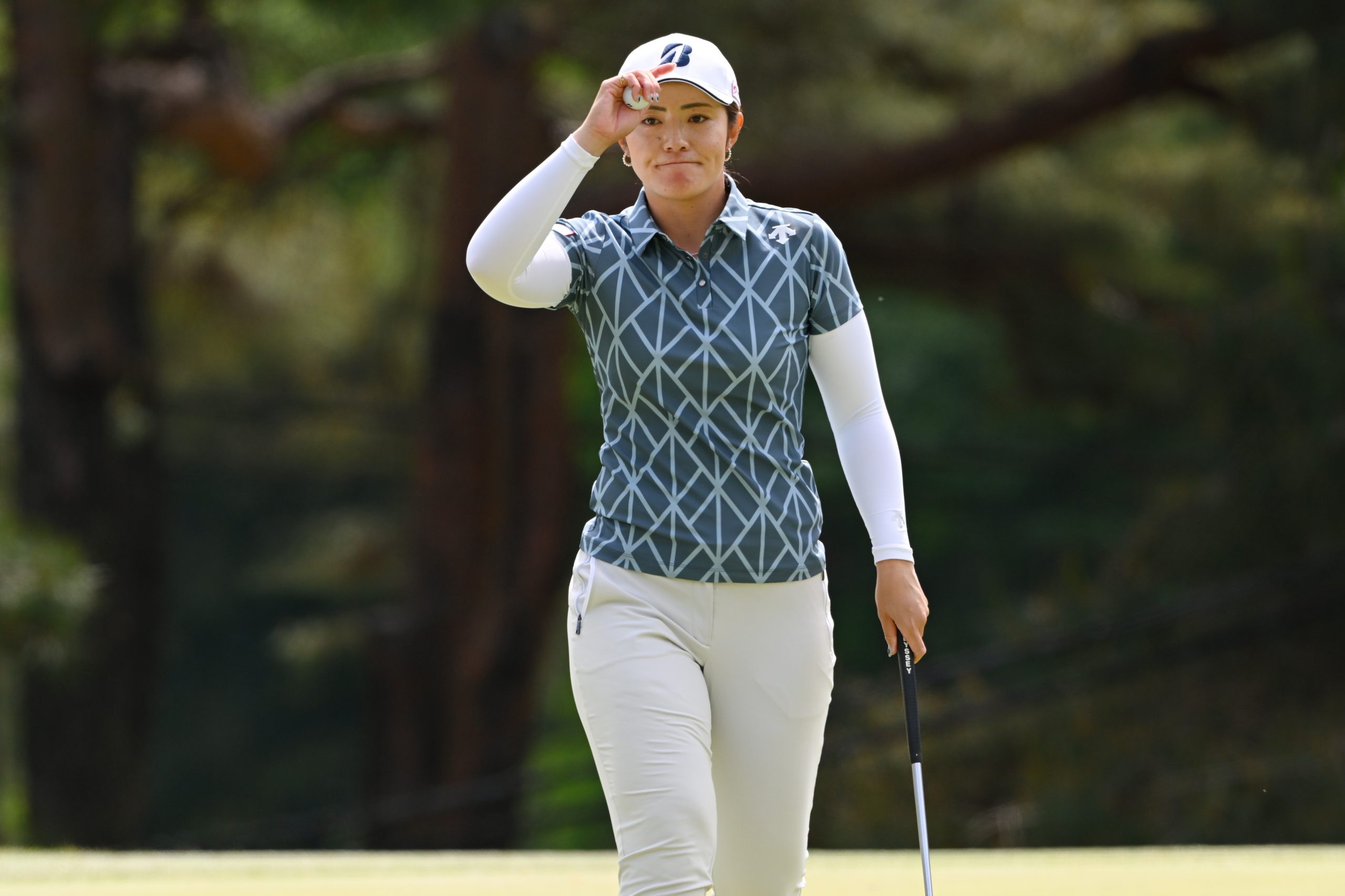 渡邉彩香の着こなし