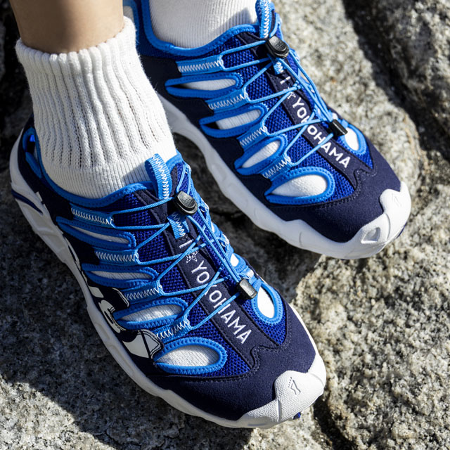 横浜DeNAベイスターズコラボのイノヴェイトアウトドアサンダル