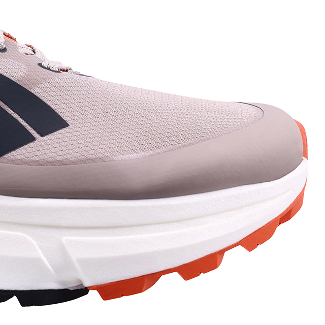 TRAILFLY ZERO V2素足感覚モデル 新しいNATURAL FIT™ シェイプ