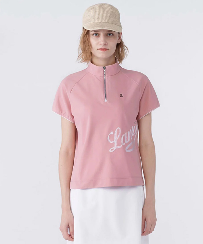 シーズンモチーフの手描きロゴを、まるでブラシで描いたような特殊な刺繍で表現しました。
さらに、LANVINの「i」の一部には、大きめのラインストーンをあしらい、エレガントな輝きをプラス。
ブランドロゴ「JL」は箔の光沢感で表現し、遊び心とエレガントさを兼ね備えた印象的なデザインに仕上げています。プレゼントにもおすすめです。