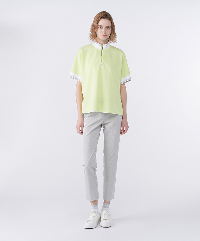 トップスの半袖シャツは、素材のハリ感を活かした美しいAラインシルエットが特徴です。
ボトムスの9分丈パンツは、美脚効果を促すパターンメーキングを追求した、こだわりの美シルエットが特徴です。
トップスを選ばないベーシックなアイテムとして、様々な着こなしに対応可能です。
各アイテムはプレゼントにもおすすめです。