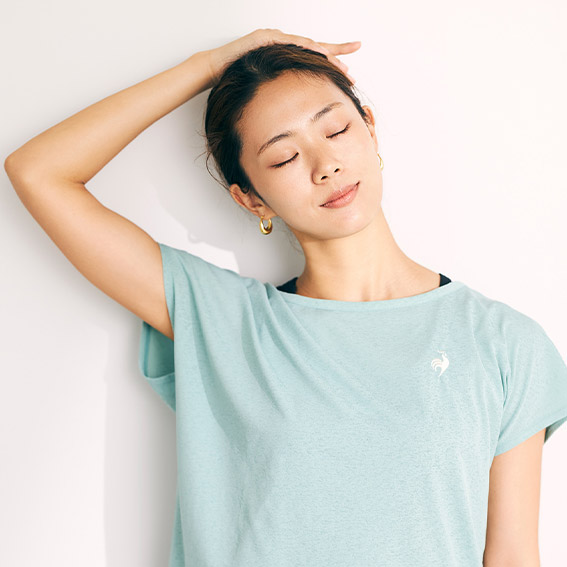 シアーライト半袖Tシャツ_着用イメージ3 ヨガウェア おしゃれ