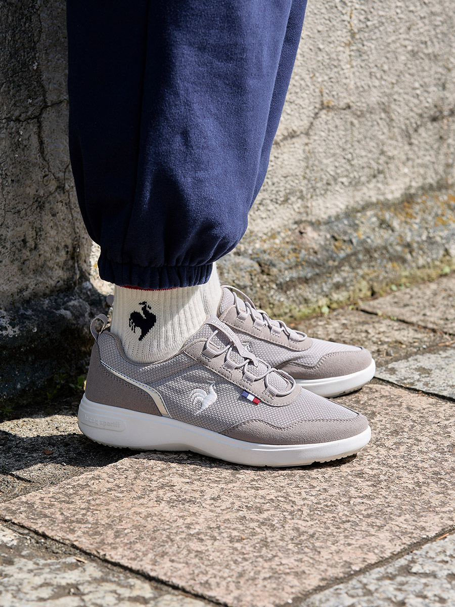 ラ ローヌ_着用イメージ1 幅広 スニーカー レディース コーデ 3Eワイド設計シューズ