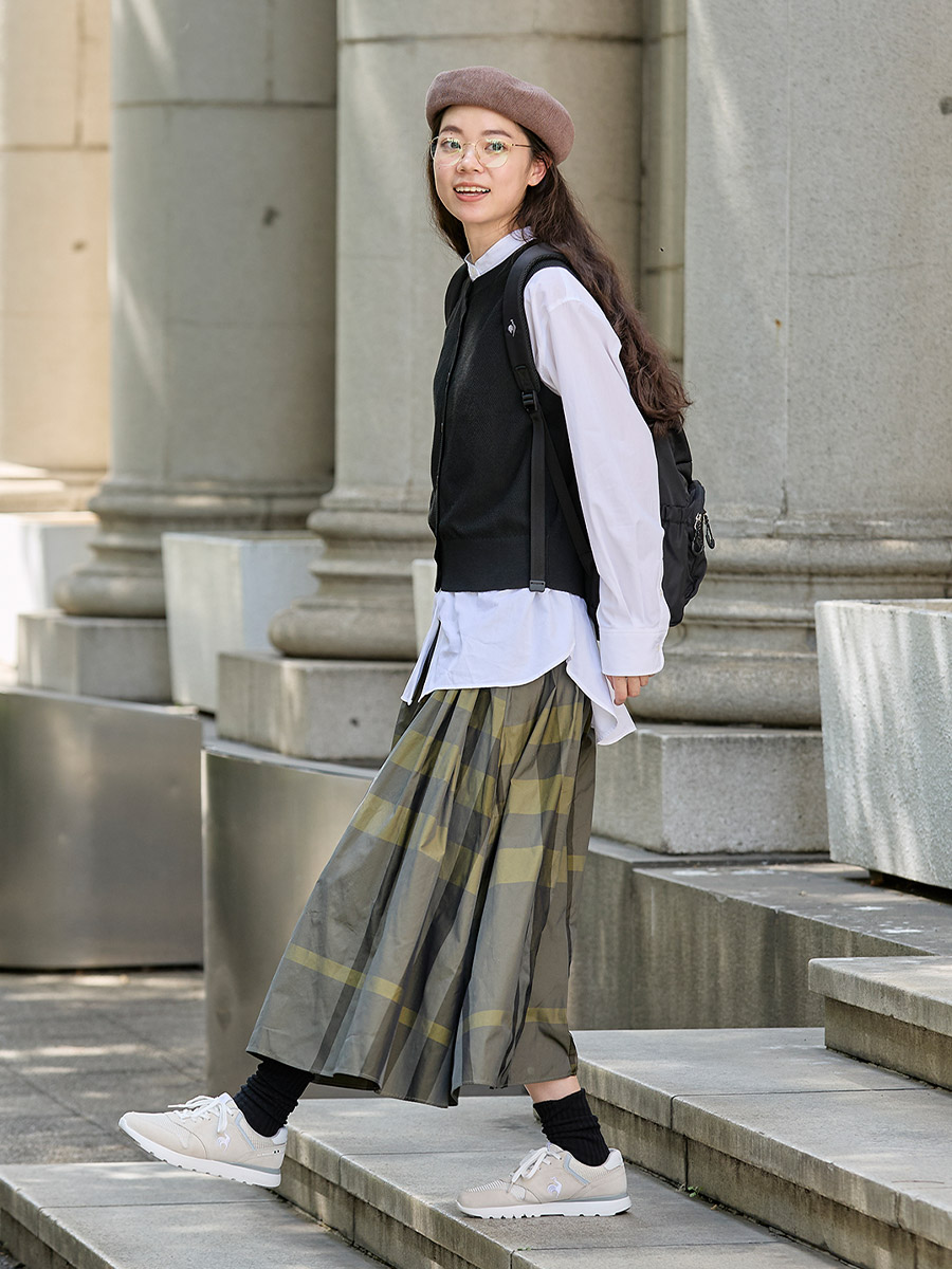 ラ セーヌ Ⅱ ワイド_着用イメージ2 幅広 スニーカー レディース コーデ 3Eワイド設計シューズ