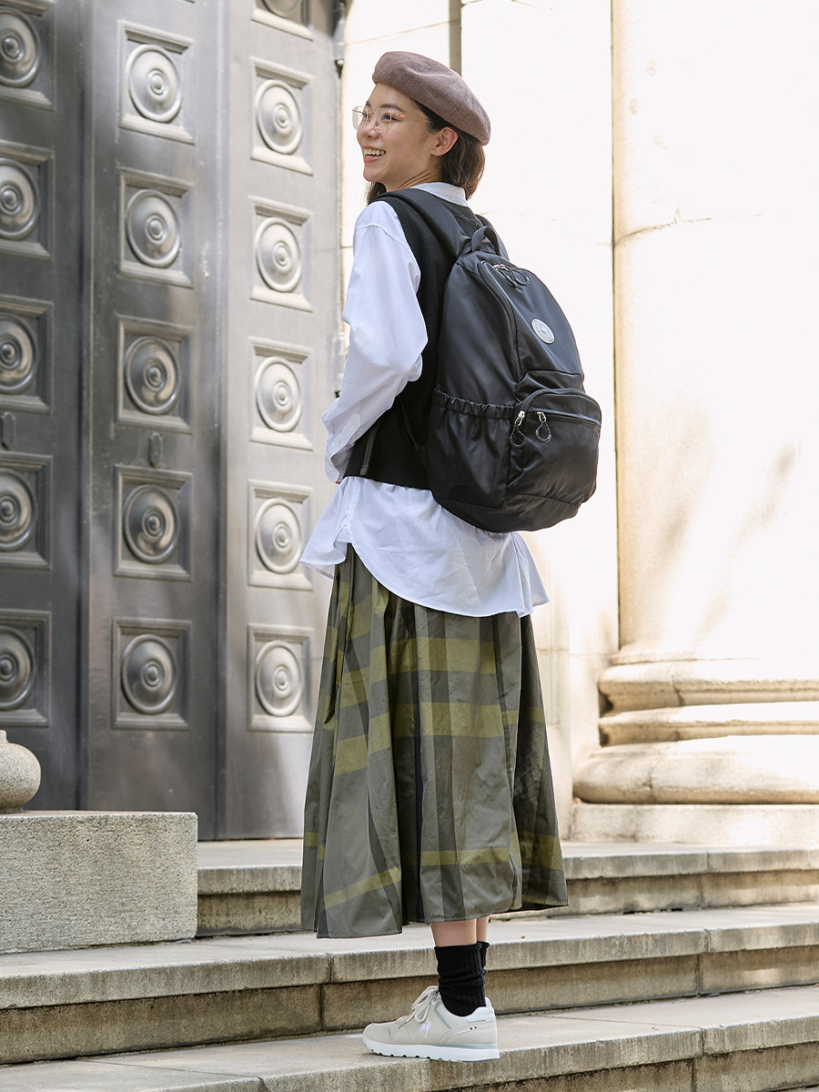 ラ セーヌ Ⅱ ワイド_着用イメージ3 幅広 スニーカー レディース コーデ 3Eワイド設計シューズ