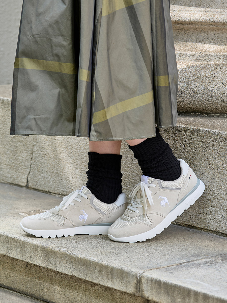 ラ セーヌ Ⅱ ワイド_着用イメージ3 幅広 スニーカー レディース コーデ 3Eワイド設計シューズ