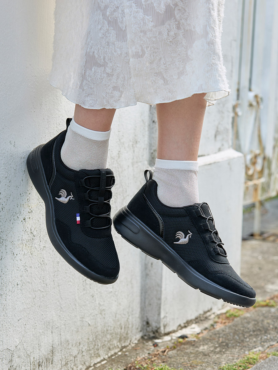 ラ ローヌ_着用イメージ1 幅広 スニーカー レディース コーデ 3Eワイド設計シューズ