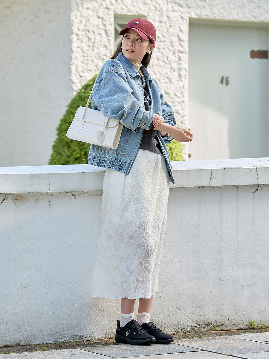 ラ ローヌ_着用イメージ2 幅広 スニーカー レディース コーデ 3Eワイド設計シューズ