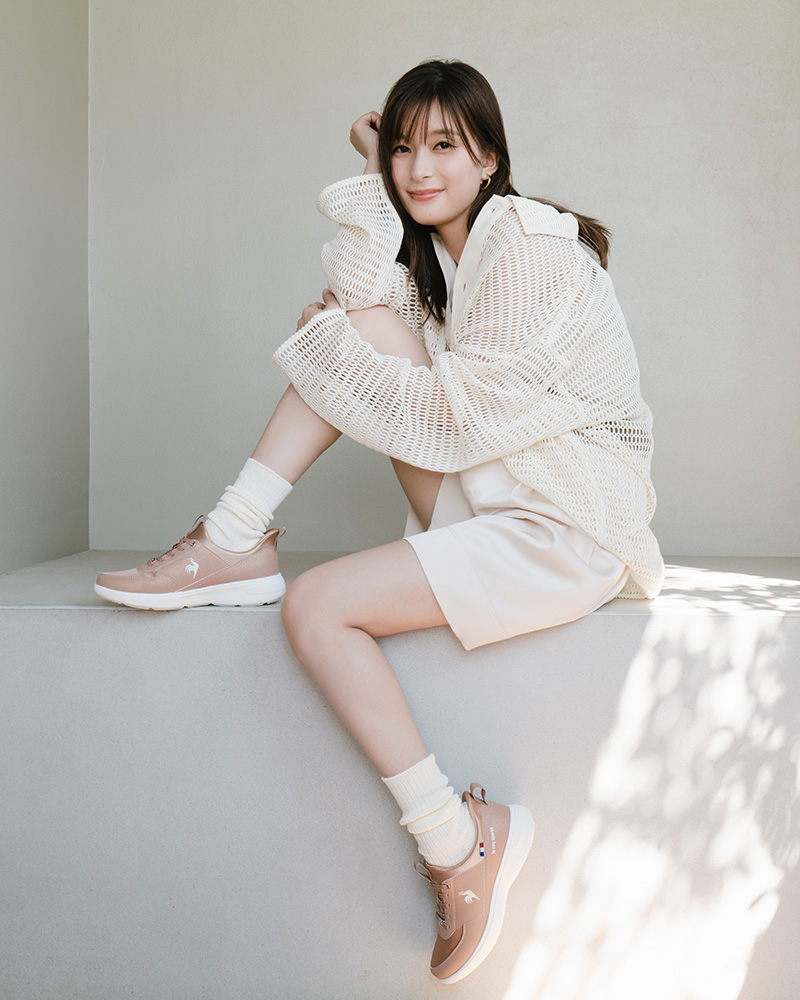 芳根京子さん着用_大人きれいめスニーカー RHONE SI