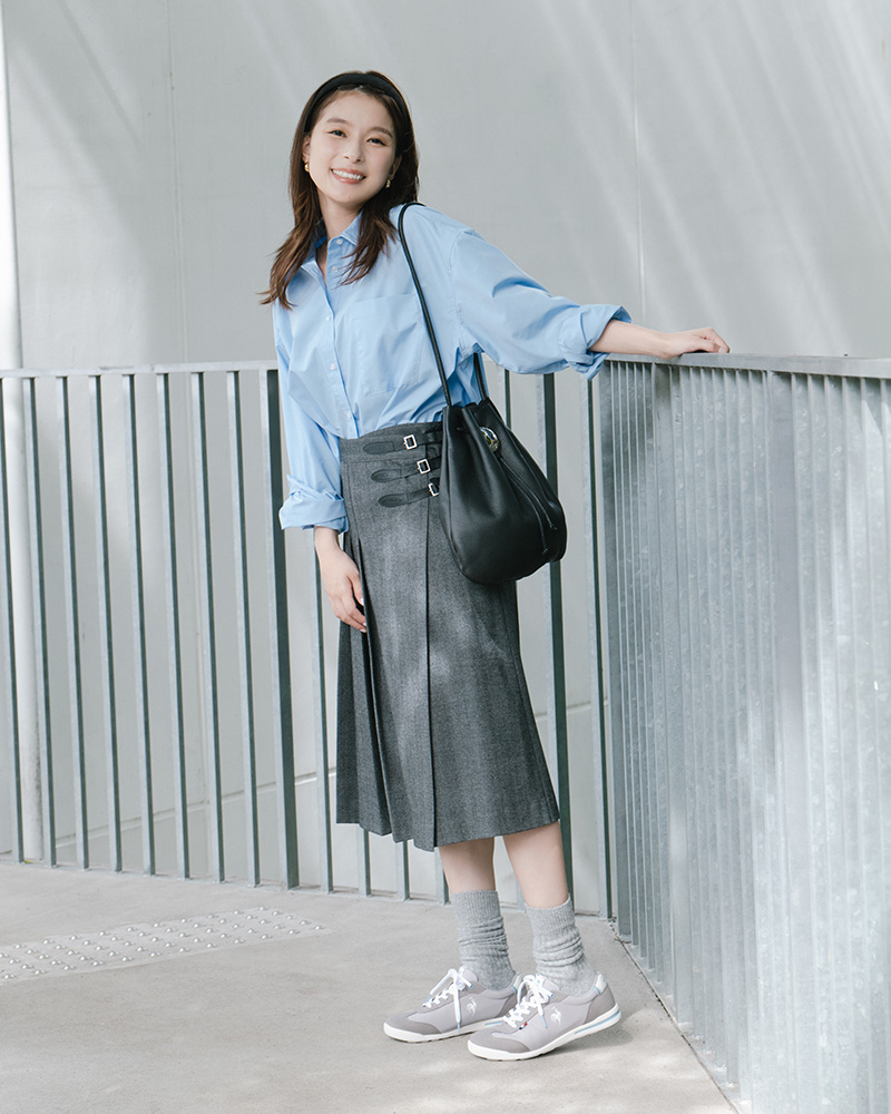 芳根京子さん着用_大人きれいめスニーカー LCS FLEUR