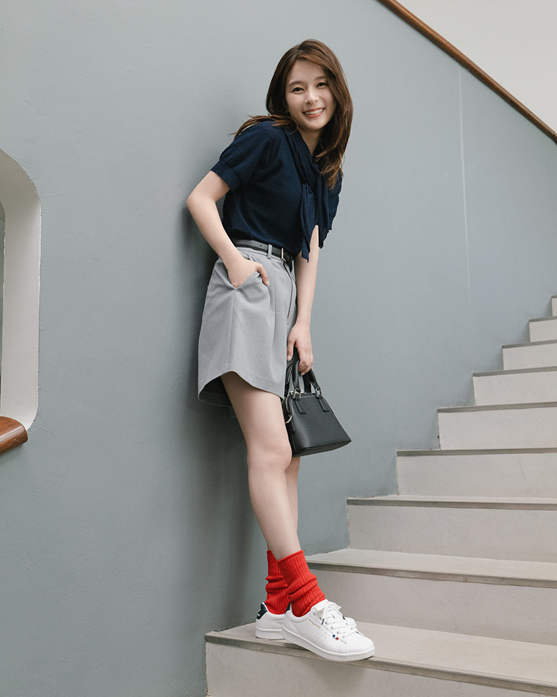 芳根京子さん着用_大人きれいめスニーカー LCS LA ROLAND SL