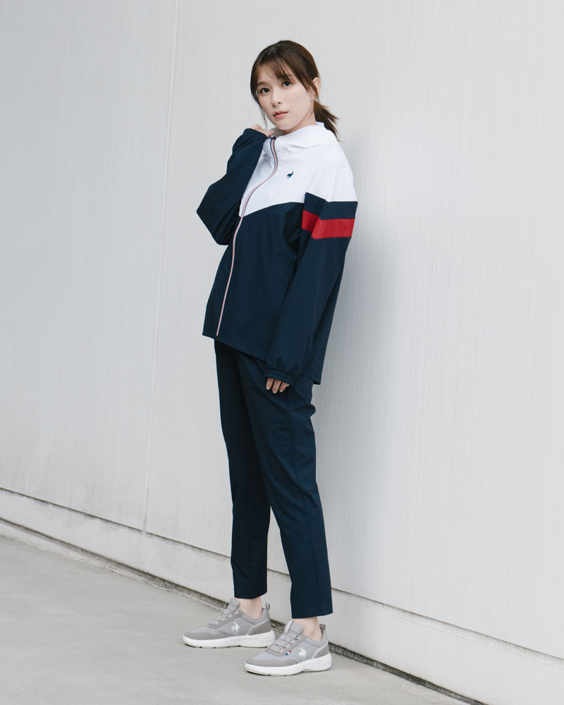 芳根京子着用のサンスクリーンクロス きれいめ春アウター｜スポーツウェア