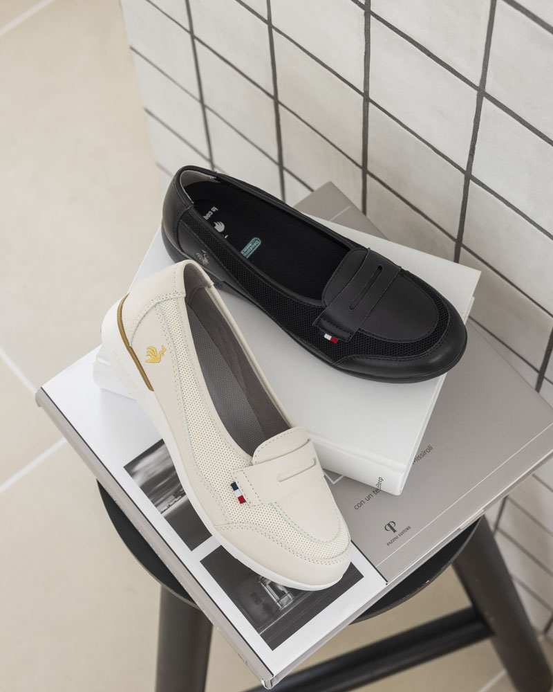 LCS JW 25_着用イメージ2 ローファースニーカー