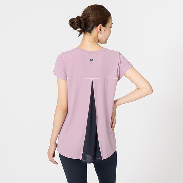 背中メッシュで涼しいフレンチスリーブのヨガトップス。上品なフレアシルエットのルコックスポルティフのウェア