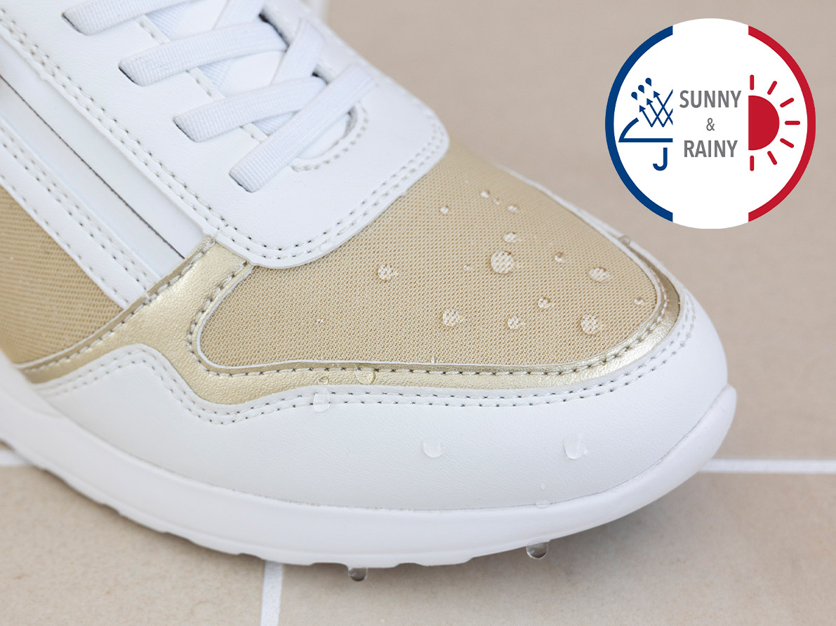 履き心地にこだわり前足部には足当たりの良い素材を採用 ヒールアップスニーカー　レディース、大人女子ににおすすめの上品スニーカー