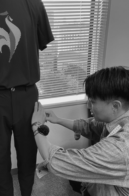 日本人の体型に合わせた、きれいなシルエットで動きやすい、メンズパンツ/エアスタイリッシュパンツ