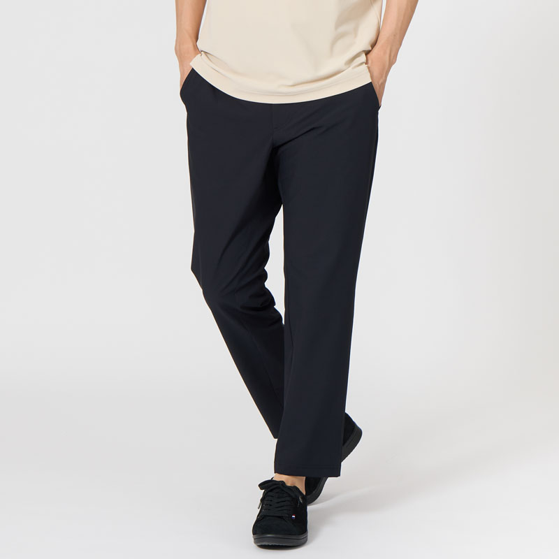 日本人の体型に合わせた、きれいなシルエットで動きやすい、メンズパンツ/エアスタイリッシュパンツ