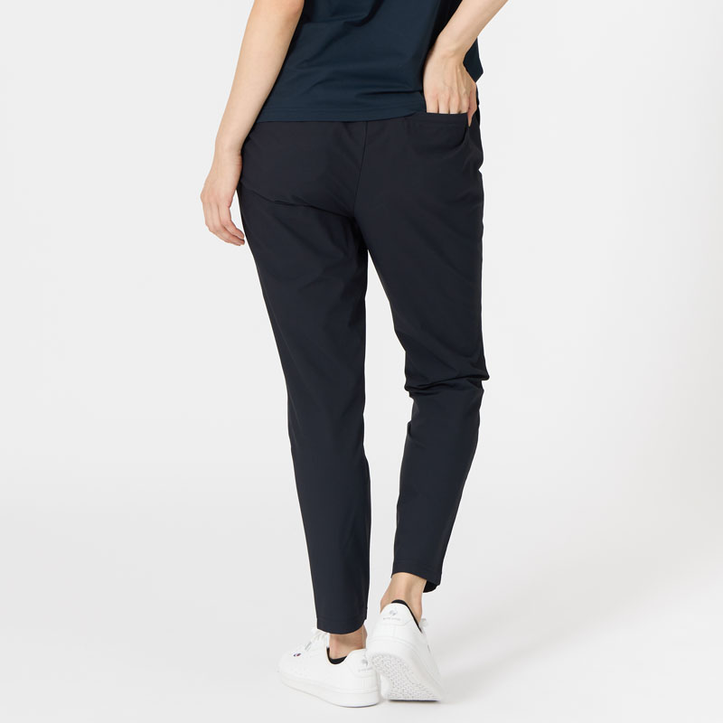 日本人の体型に合わせた、きれいなシルエットで動きやすい、レディースパンツ/エアスタイリッシュパンツ