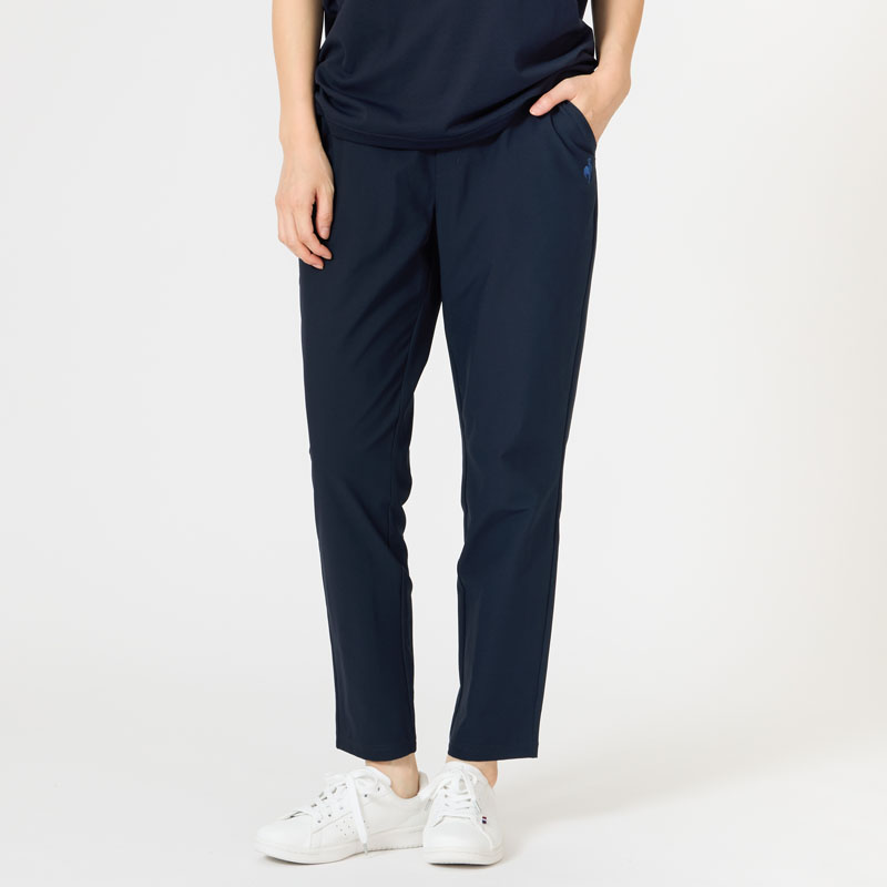 日本人の体型に合わせた、きれいなシルエットで動きやすい、レディースパンツ/エアスタイリッシュパンツ