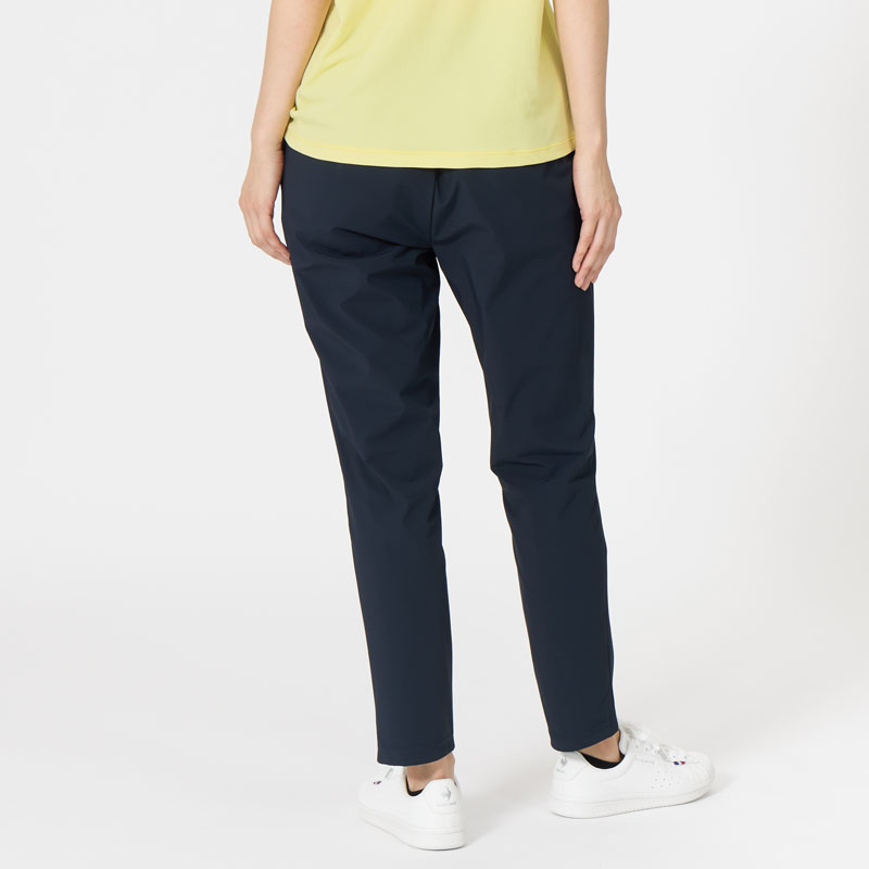 日本人の体型に合わせた、きれいなシルエットで動きやすい、レディースパンツ/エアスタイリッシュパンツ