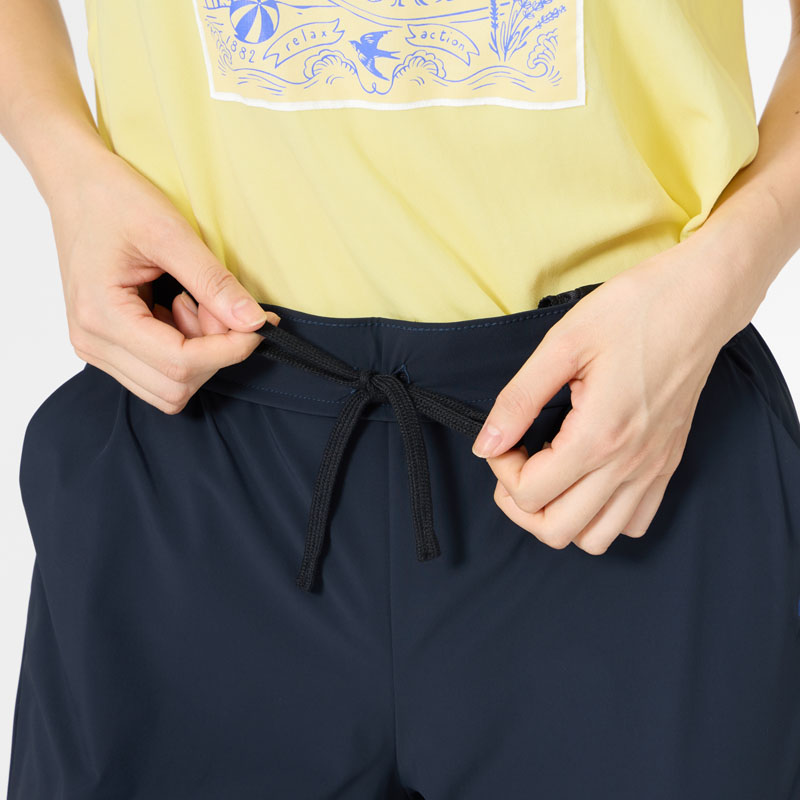 日本人の体型に合わせた、きれいなシルエットで動きやすい、レディースパンツ/エアスタイリッシュパンツ