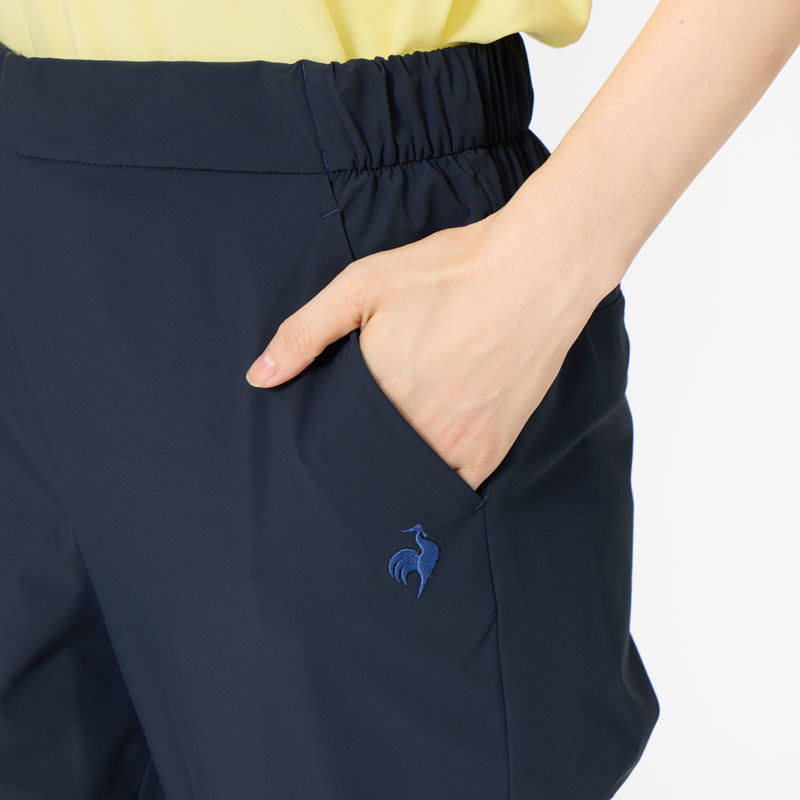 日本人の体型に合わせた、きれいなシルエットで動きやすい、レディースパンツ/エアスタイリッシュパンツ