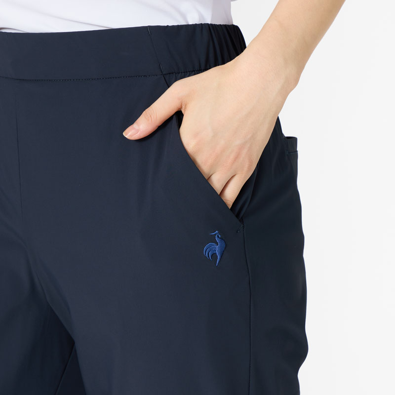 日本人の体型に合わせた、きれいなシルエットで動きやすい、レディースパンツ/エアスタイリッシュパンツ