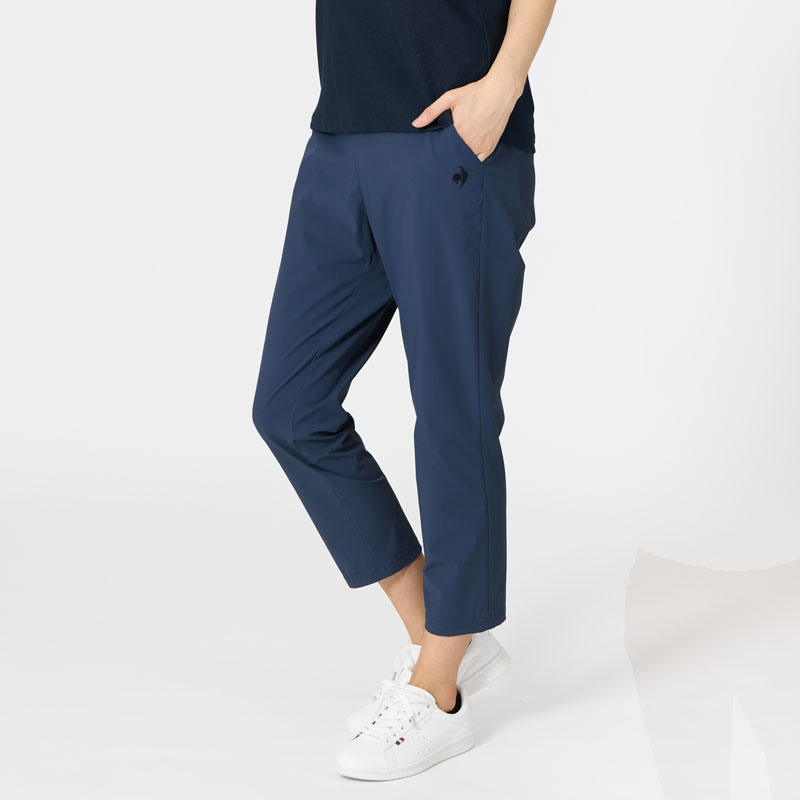 日本人の体型に合わせた、きれいなシルエットで動きやすい、レディースパンツ/エアスタイリッシュパンツ