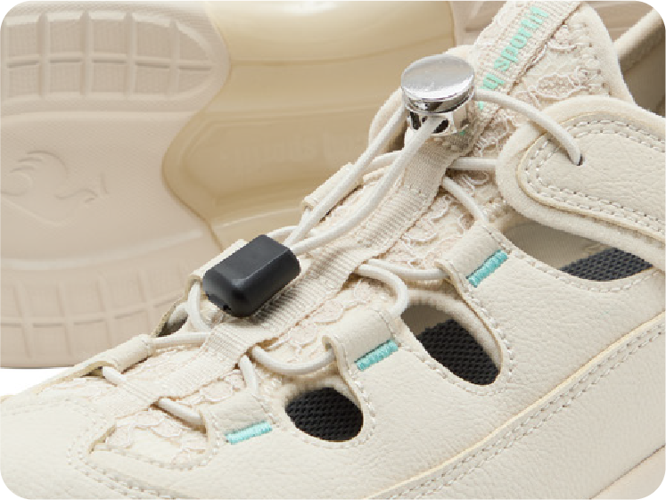 ゴム素材で結ばずに履けるシューレース設計のおすすめレディース夏スニーカーサンダル。