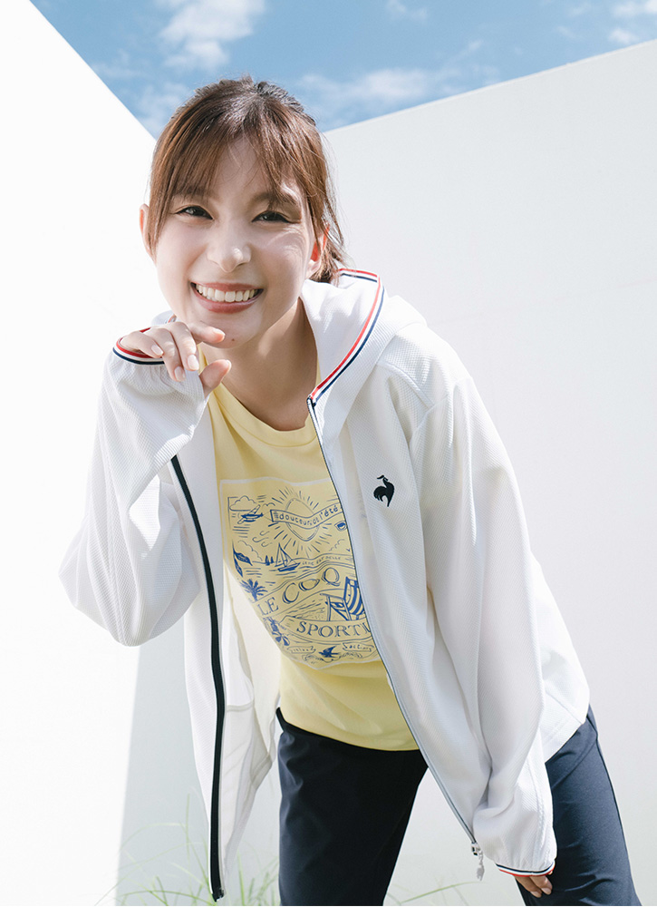 芳根京子さん着用のレディース春夏スポーツウェア。上品なフレンチモードの大人春コーデ