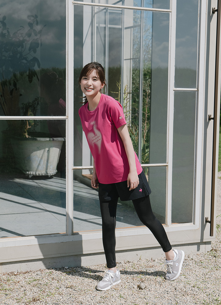 芳根京子さん着用のレディース春夏スポーツウェア。上品なフレンチモードの大人春コーデ