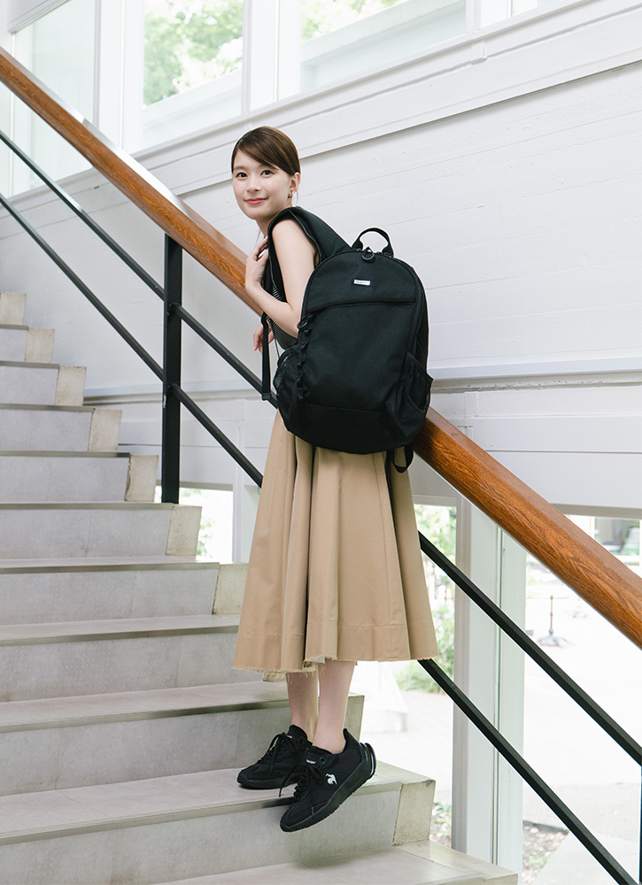 芳根京子さん着用のレディース春夏スポーツウェア。上品なフレンチモードの大人春コーデ