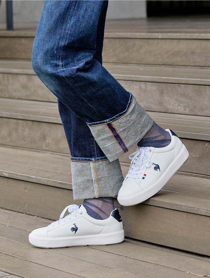 デニムスタイルを品よく仕上げるボリューム感のあるミニマルなデザインの白スニーカー「LCSシェルバウンド」