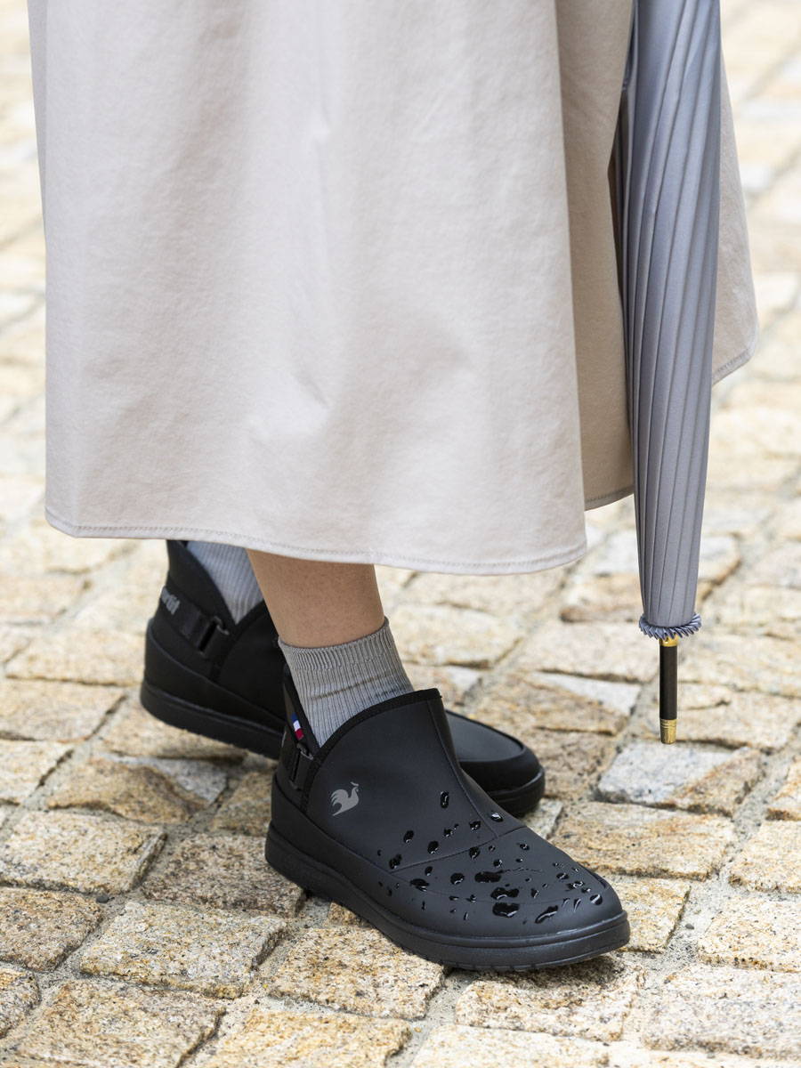 雨の日も軽やかにお出かけ。ルコックスポルティフのさっと履ける防水アンクル丈レインブーツの着用イメージ4