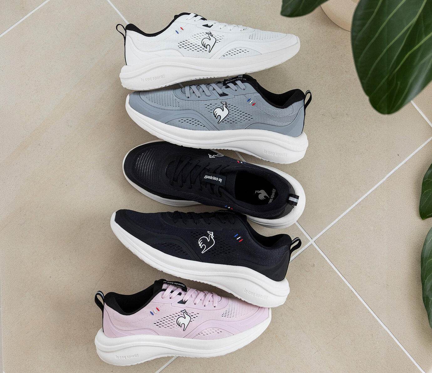 足取り軽く、心弾む毎日をサポートするルコックスポルティフの軽量ランニングシューズ「ラン ライト」