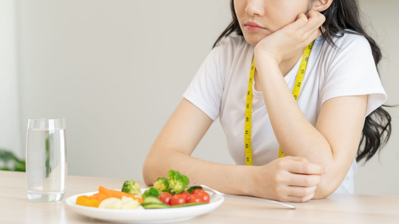ダイエット中の夜ご飯抜きは痩せる？