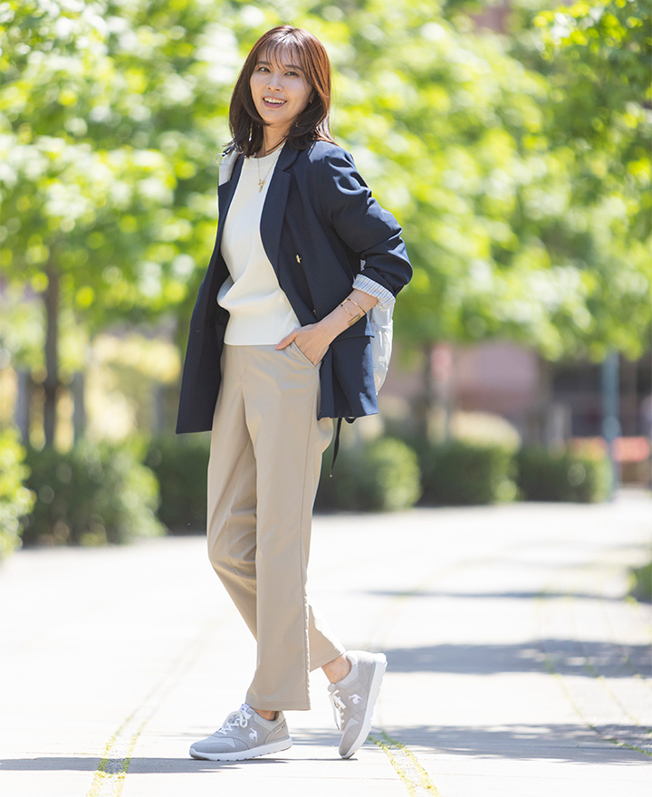 STYLE03（10分丈ストレート）：ルコックスポルティフのヒートナビエアスタイリッシュパンツ10分丈ストレートシルエット発熱保温レディースパンツ画像。