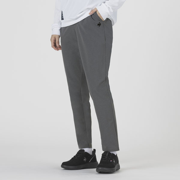 きれいなシルエットで動きやすいエアスタイリッシュパンツ グレー