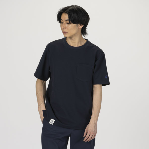 ヘランカカノコ半袖Tシャツのメンズモデル着用画像【ネイビー】