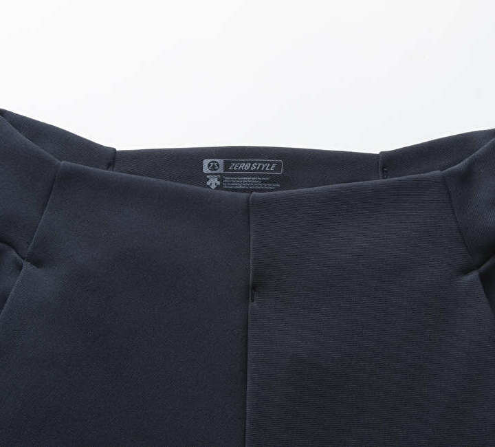 イメージ:快適にフィットするウエスト仕様。フラット仕上げでスタイリッシュに。