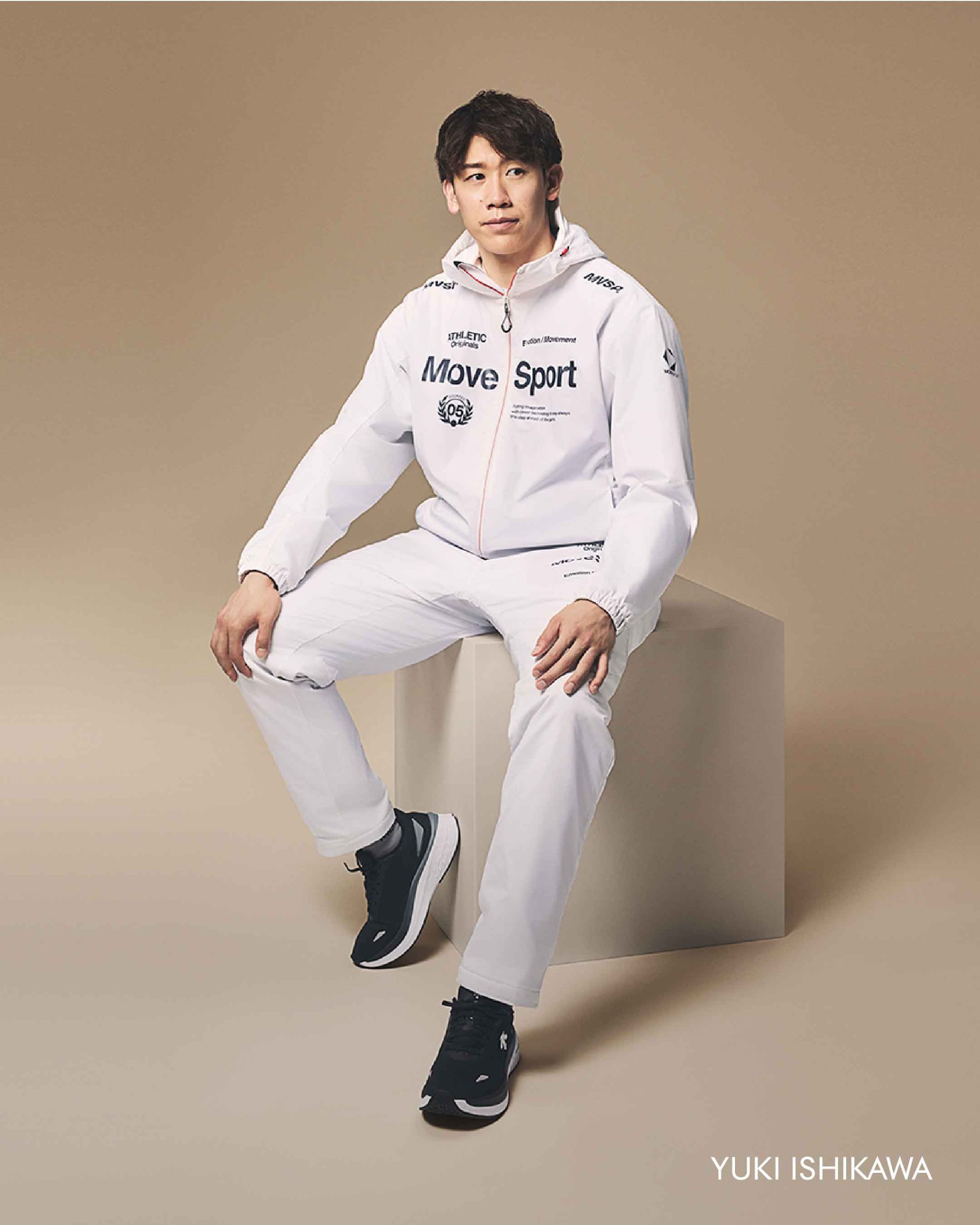 2005年にデサントから誕生したブランド、ムーブスポーツ｜暖かいウィンドブレーカー アクティブスーツサーモ