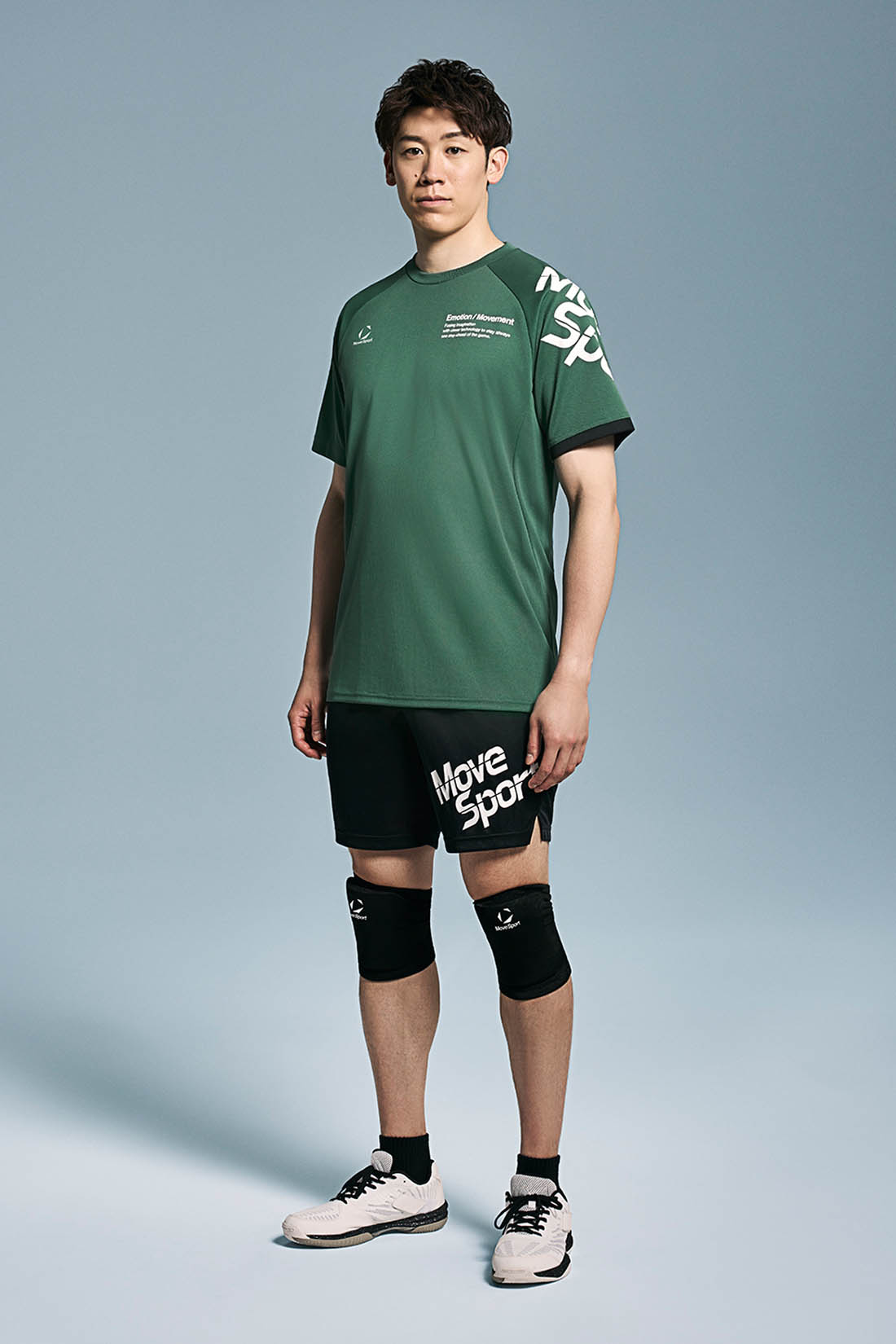 石川祐希選手が着こなすバレーボールのプラシャツとプラクティスパンツ｜タッチネット対策設計のプラシャツ