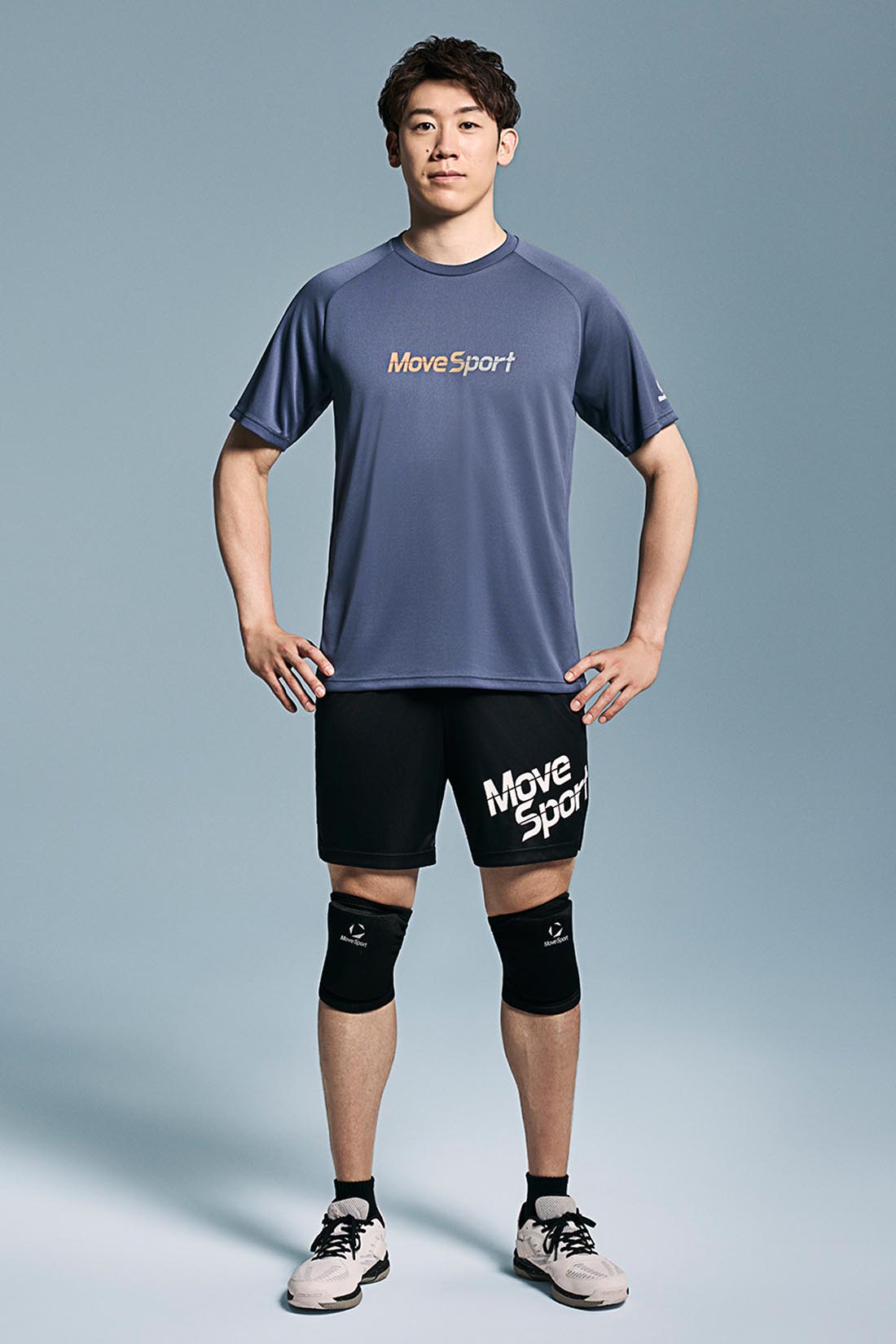 石川祐希選手が着こなすバレーボールのプラシャツとプラクティスパンツ｜グラデーションプリントデザインのプラシャツ