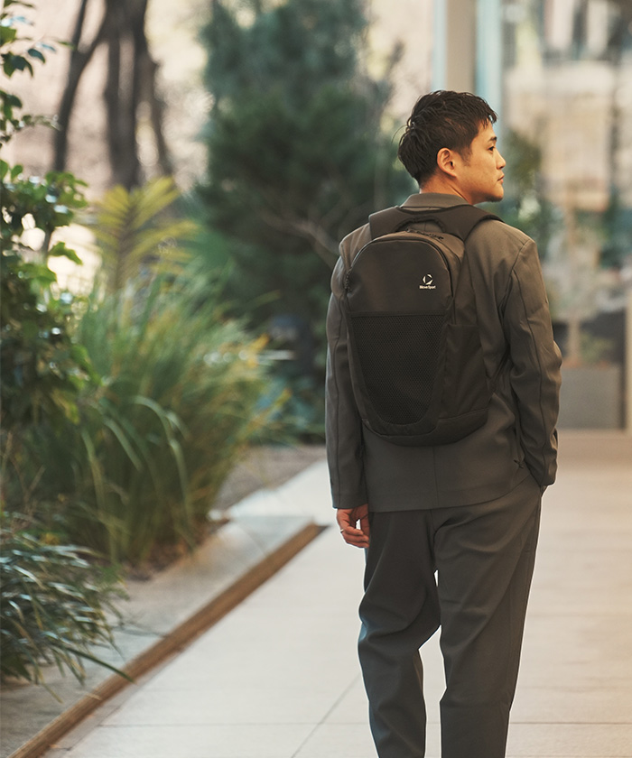 ムーブスポーツ　ビジネスリュック、ジムバッグ