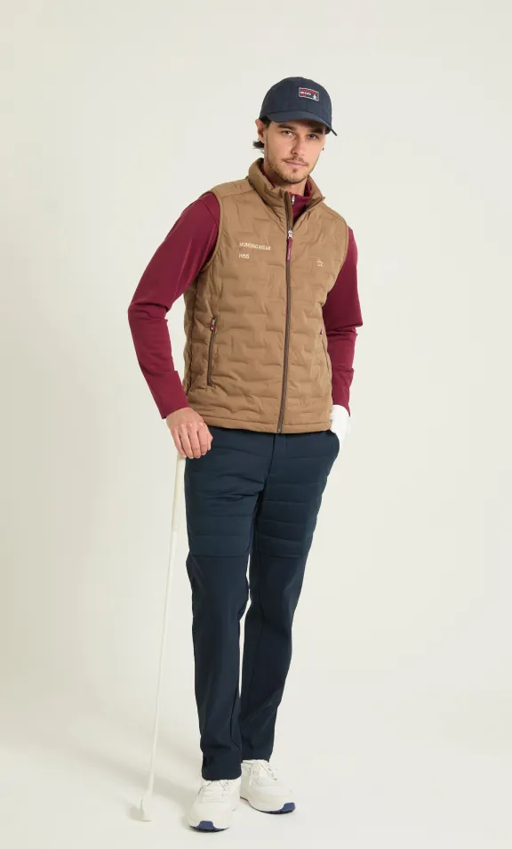 アーテックシェルベストのメンズ着用イメージ